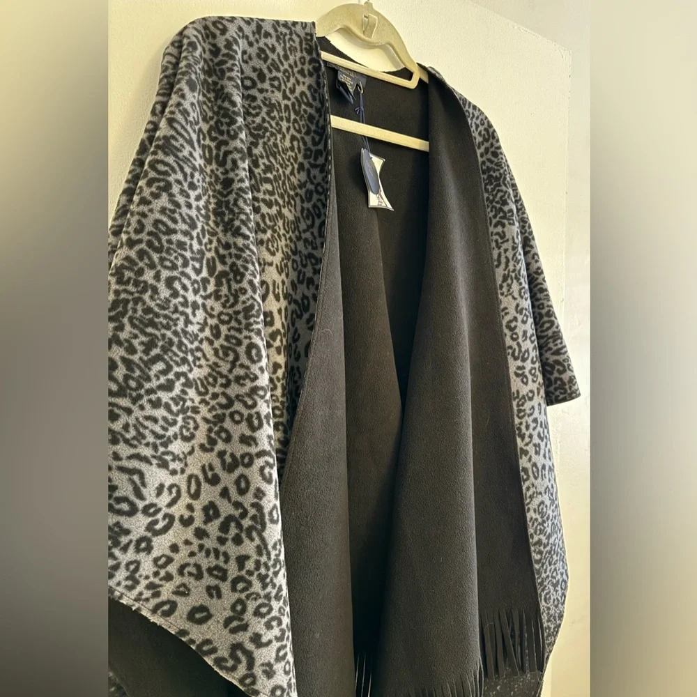 RACHEL Rachel Roy Charcoal Leopard Print Cape - Picture 5 of 6